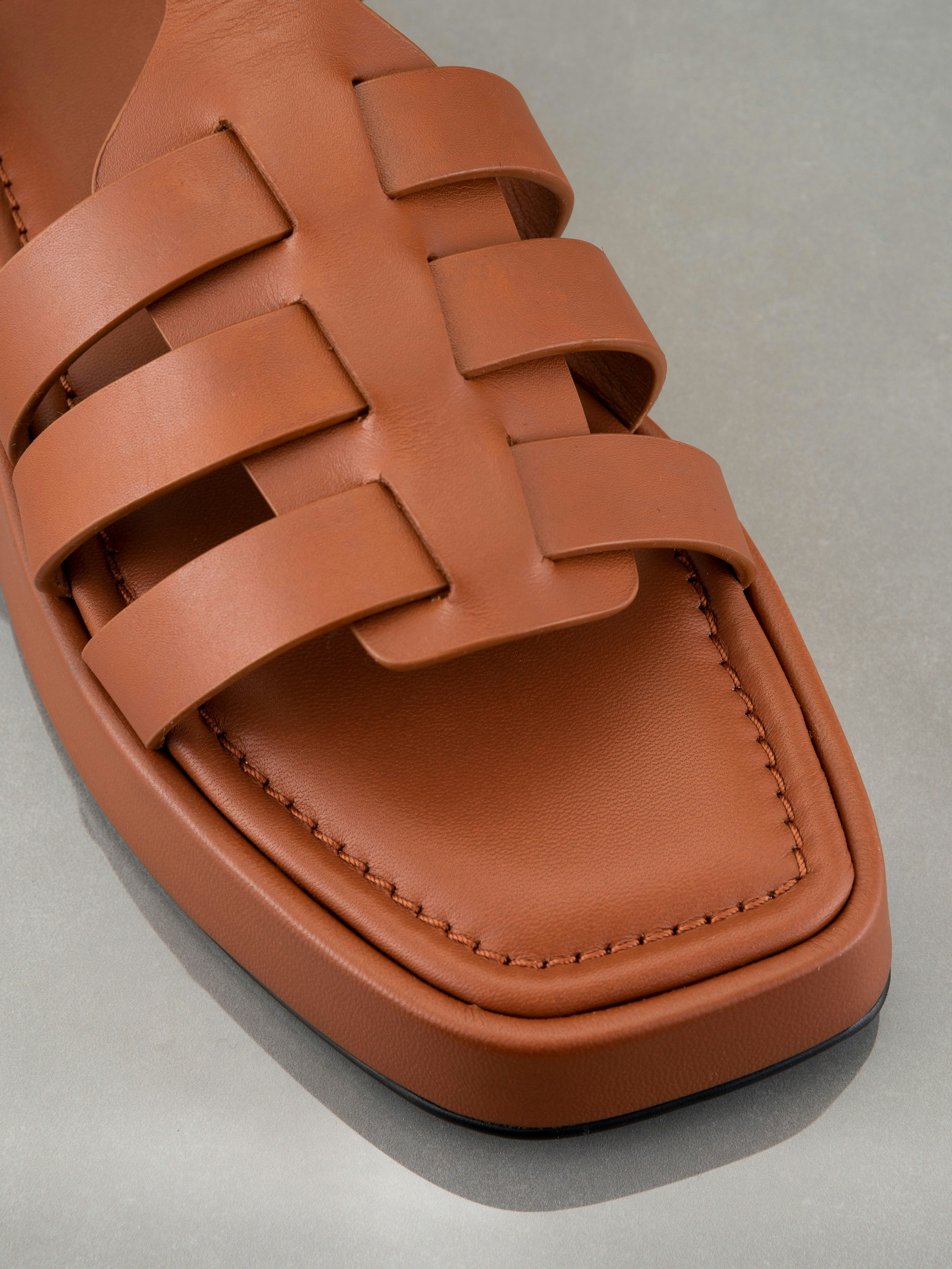 shoe detail view alt:hover alt:size alt:fit1